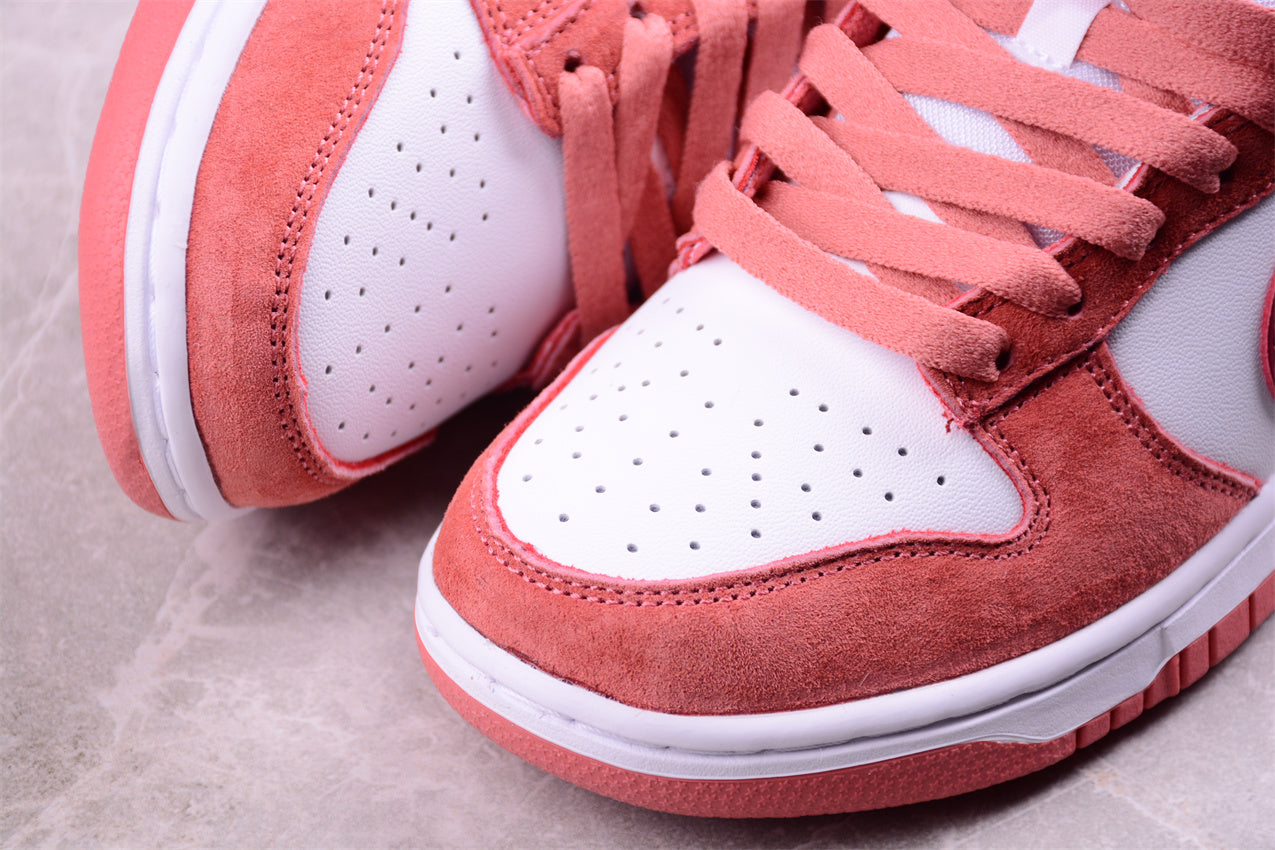 Nike SB Dunk Low Retro "Valentine's Day 2024"