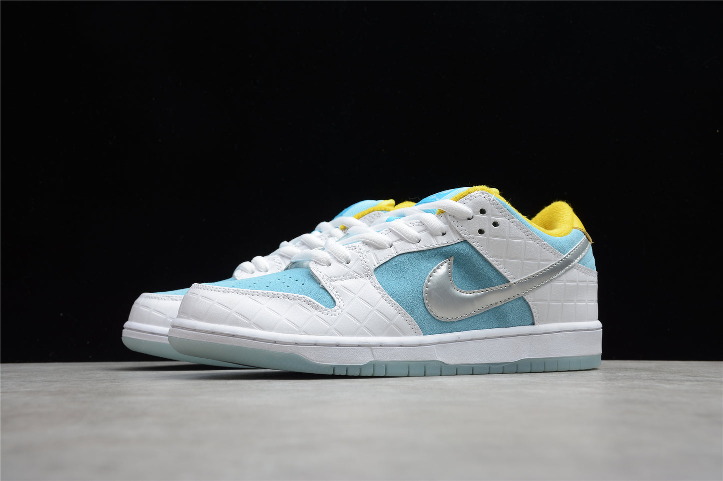 Nike SB Dunk Low FTC "Lagoon Pulse"