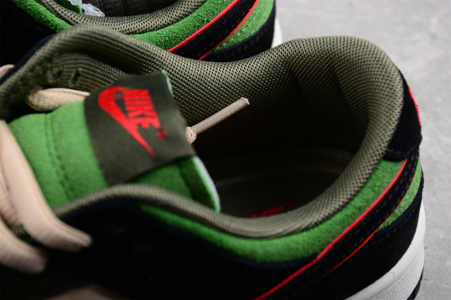 Otomo Katsuhiro x Nike SB Dunk Low "Steamboy OST" Green