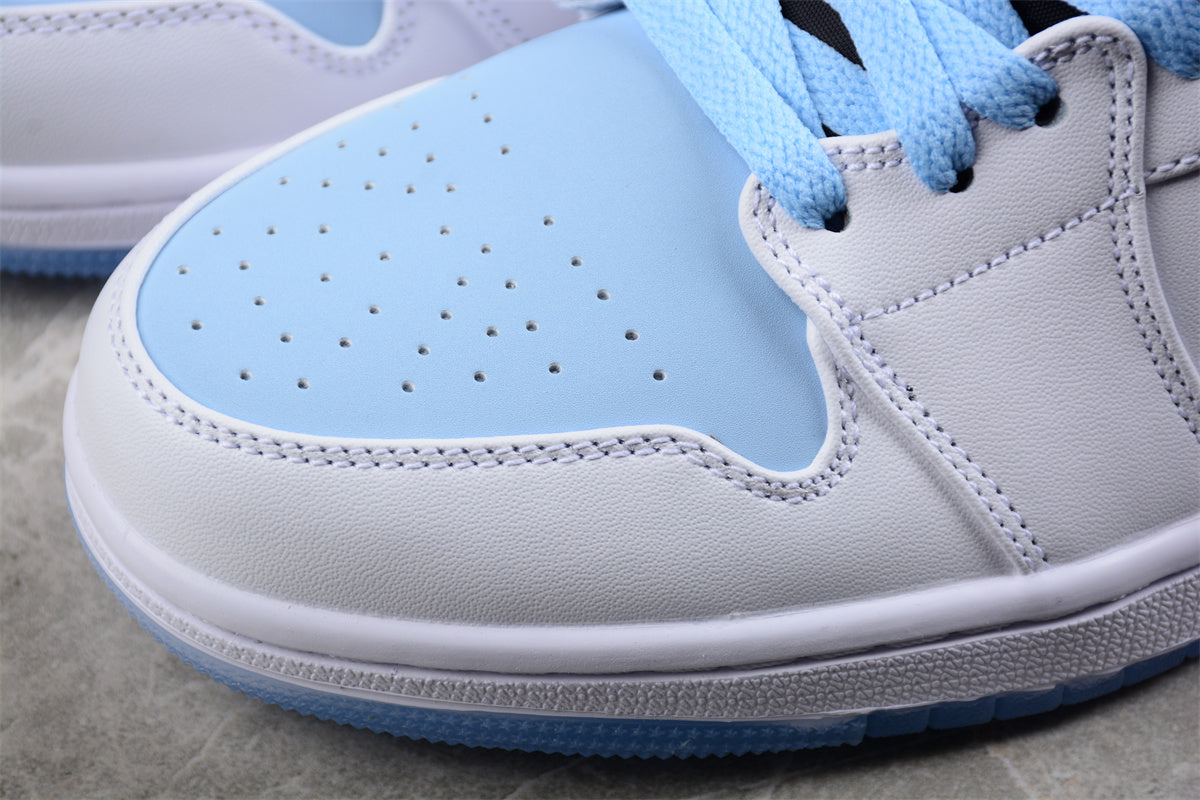 Air Jordan 1 Mid SE "Ice Blue"