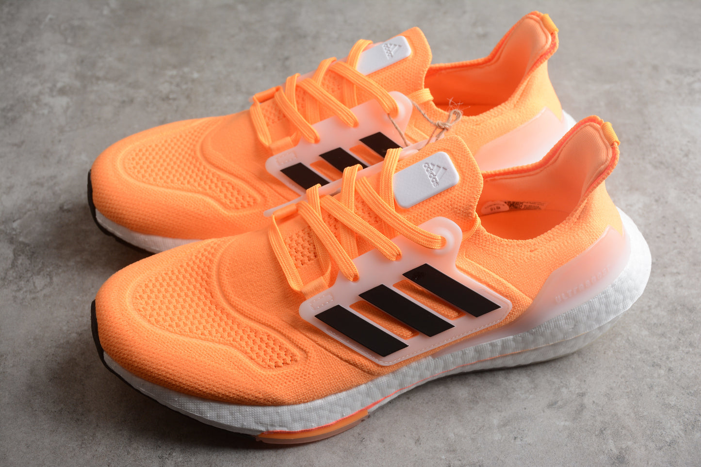 adidas UltraBoost 22 ‘Flash Orange’ .