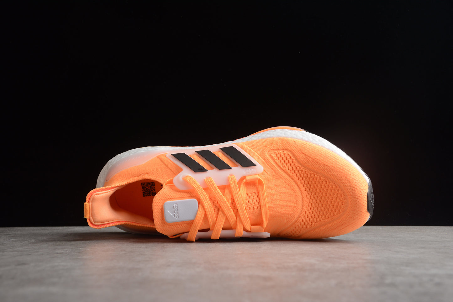 adidas UltraBoost 22 ‘Flash Orange’ .