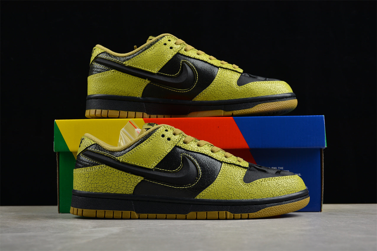 Nike SB Dunk Low "Halloween"