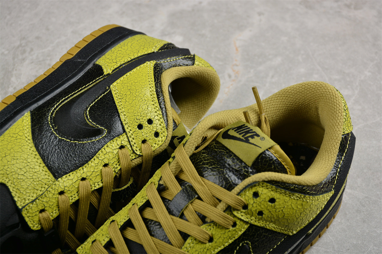 Nike SB Dunk Low "Halloween"