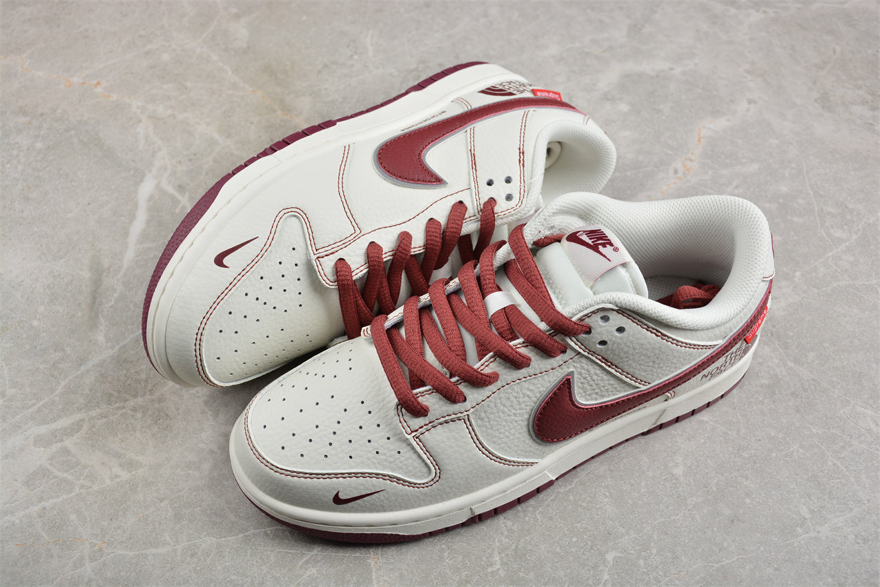 SB Dunk Low Supreme x The North Face White Red