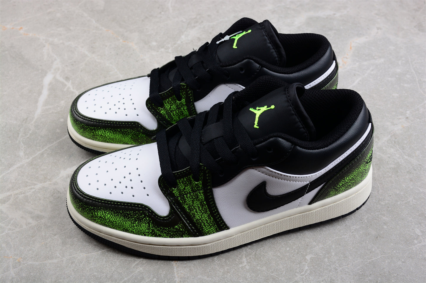 Nike Air Jordan 1 Low SE GS Black/Green DO8244-003