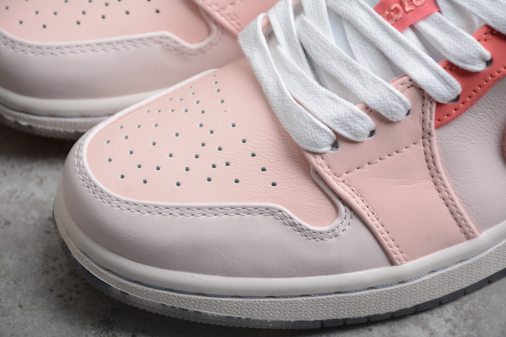 Air Jordan 1 Low SE WMNS "Mighty Swooshers"