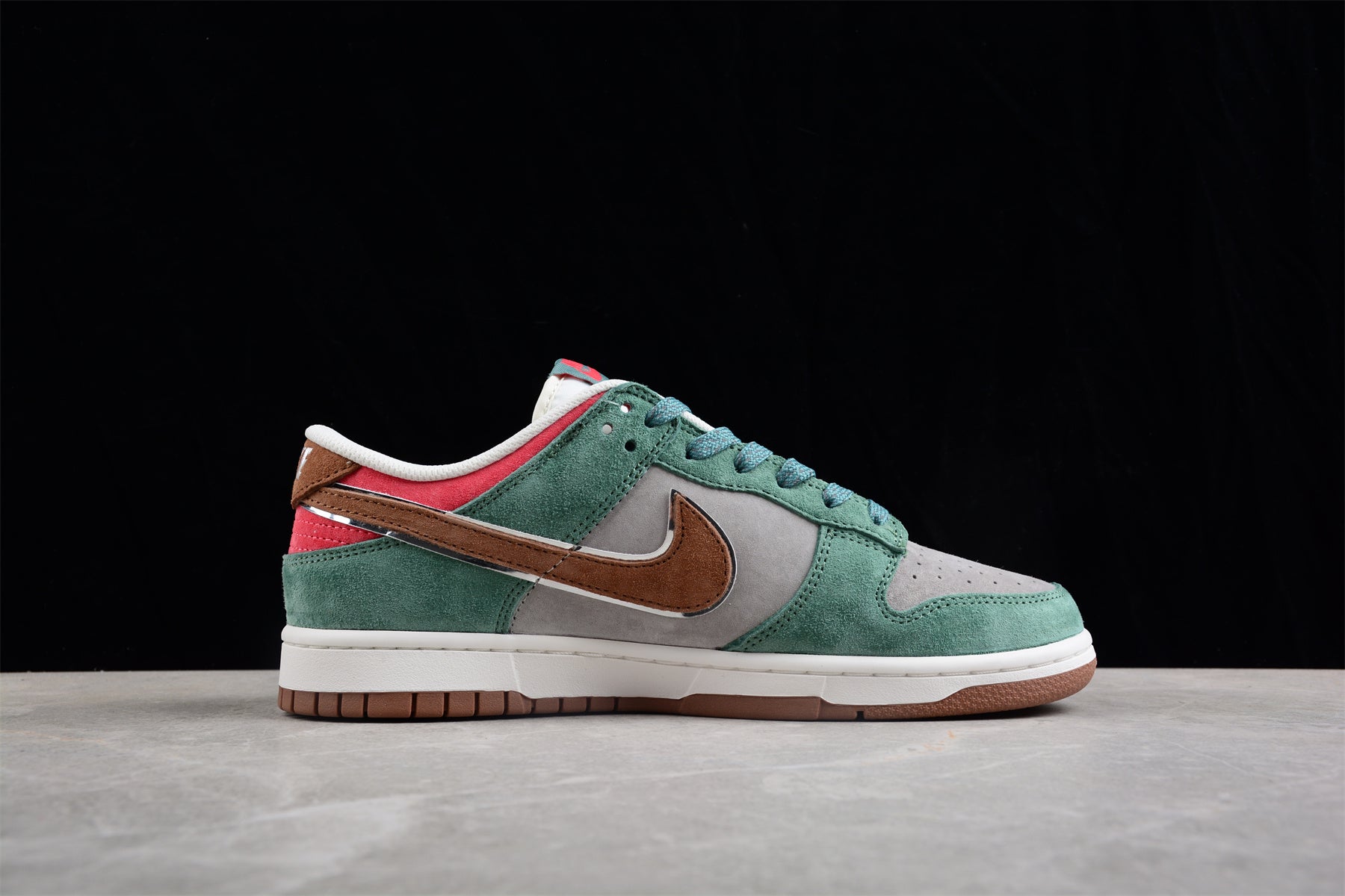 Otomo Katsuhiro x Nike SB Dunk Low "Steamboy OST" Grey/Green/Brown