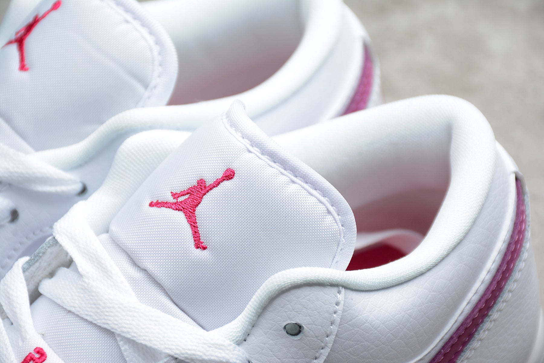 Nike Air Jordan 1 Low GS "White True Berry"