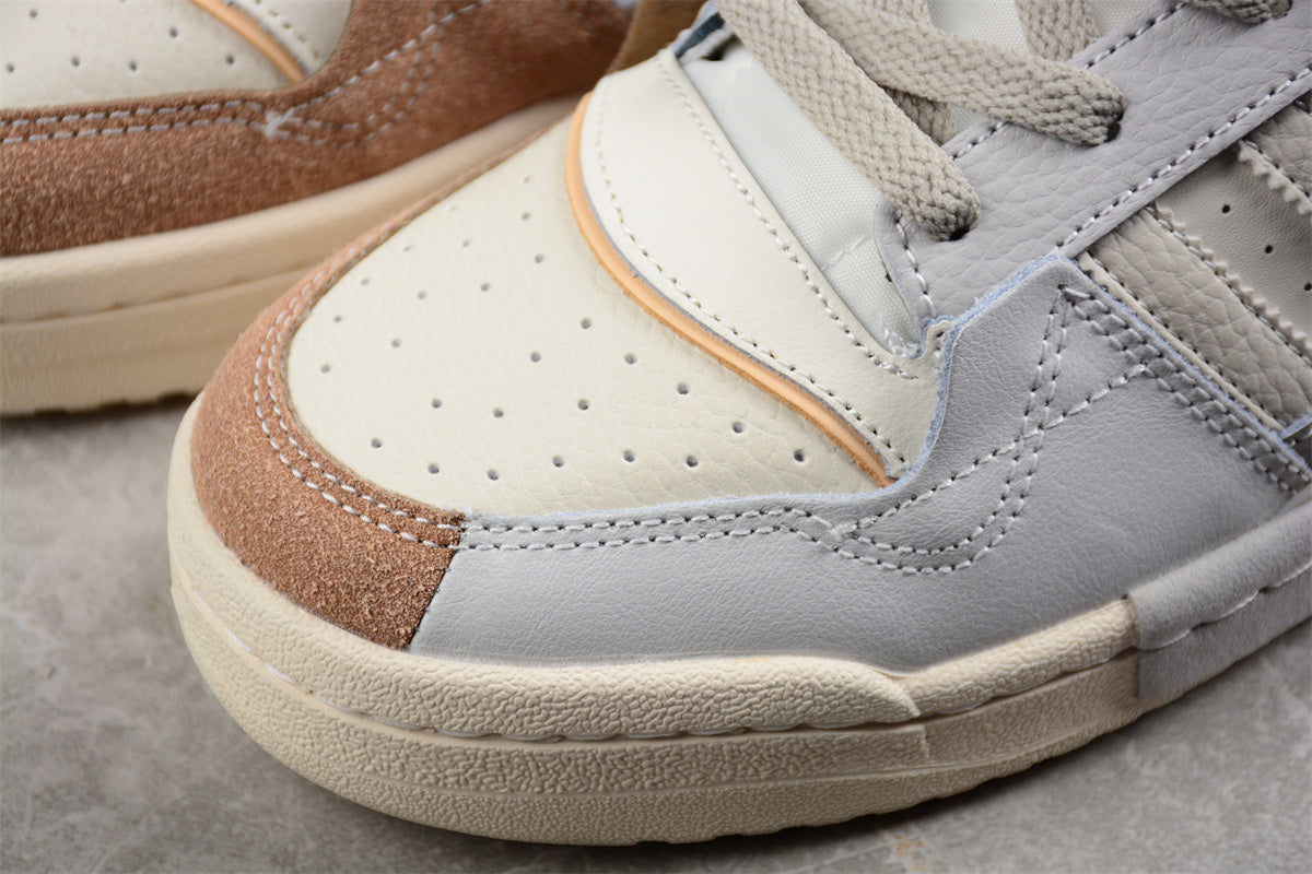 adidas Originals Forum Exhibit Low sneakers in Beige/Grey