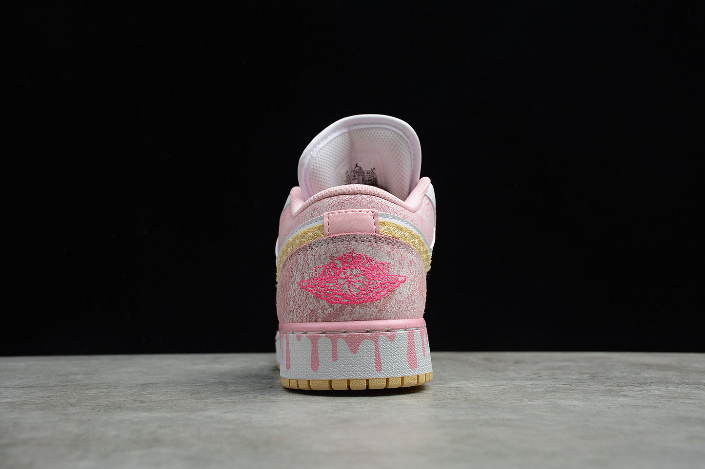 Air Jordan 1 Low GS "Strawberry Ice Cream"