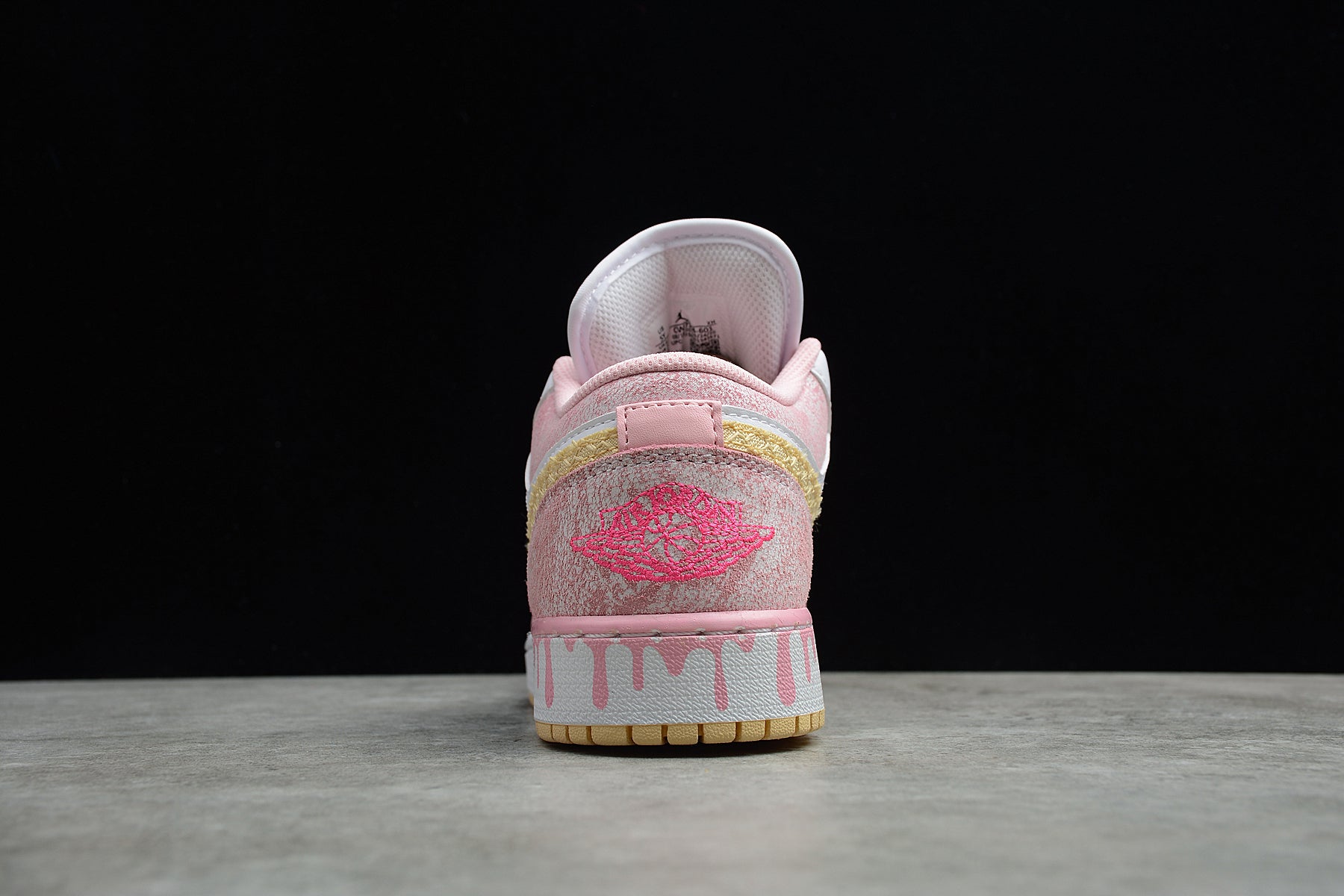 Air Jordan 1 Low GS "Strawberry Ice Cream"