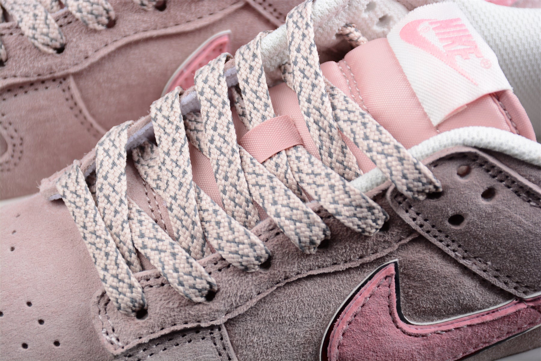 Otomo Katsuhiro x Nike SB Dunk Low "Steamboy OST" Pink - Best Reps Website 2025