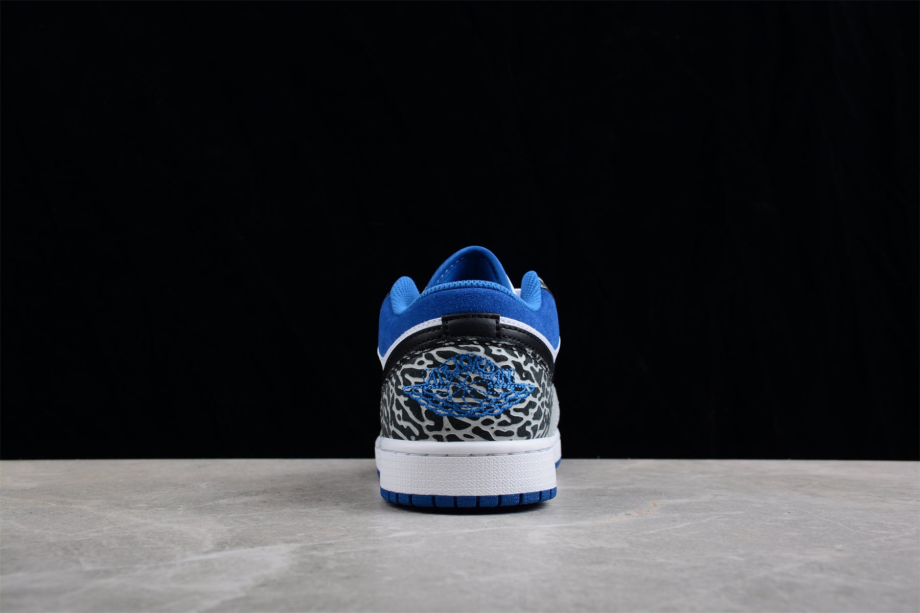 Air Jordan 1 Low "Light Smoke Grey & Dark Marina Blue"