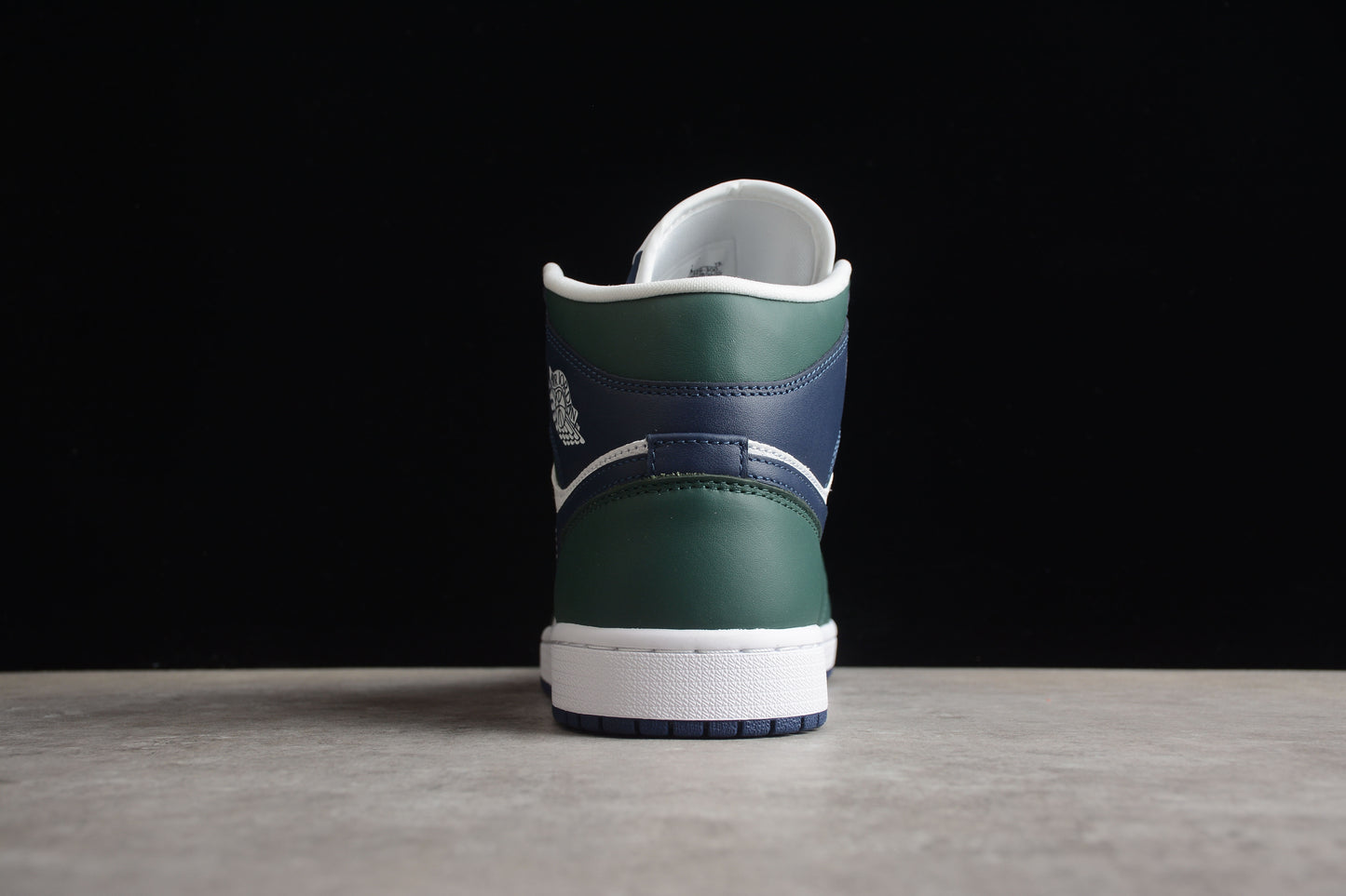 Nike Air Jordan 1 Mid SE "Seahawks"