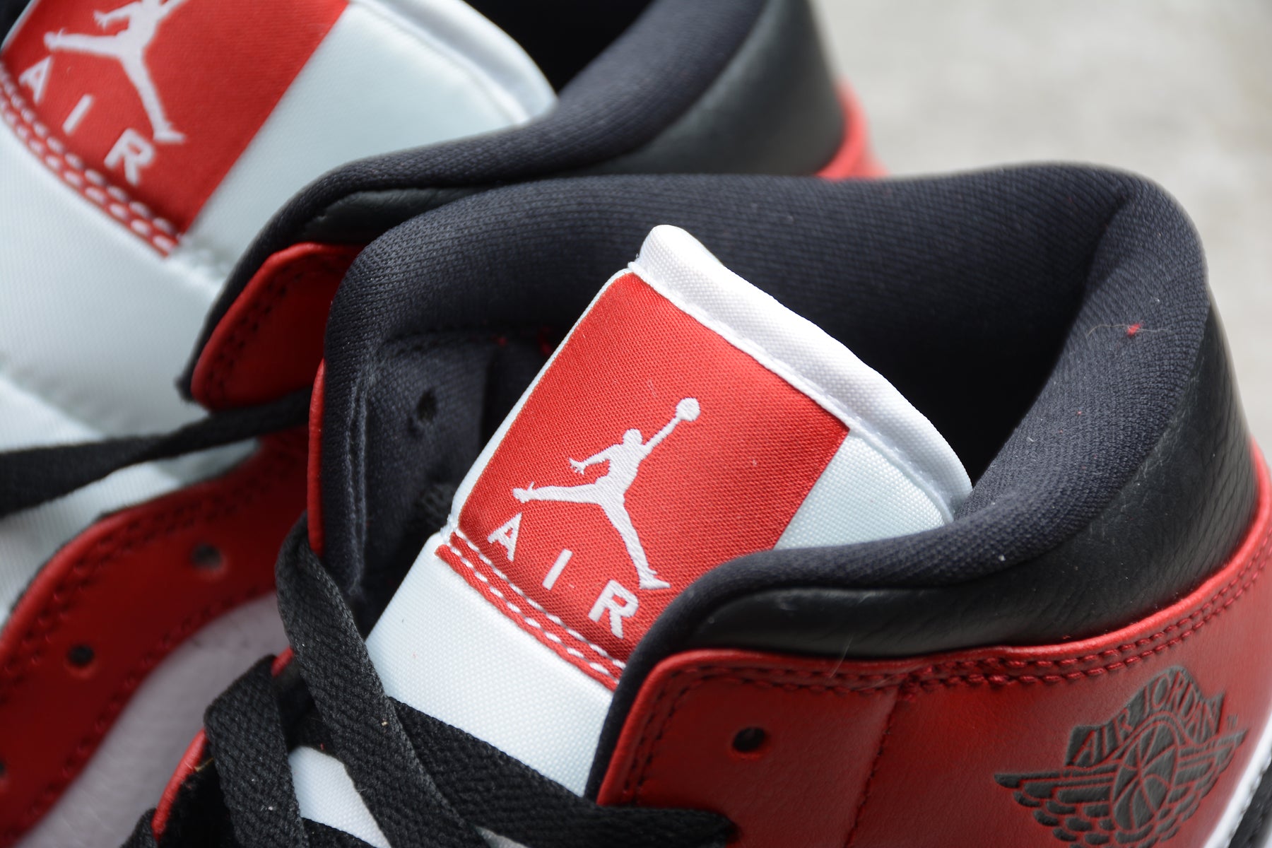 Nike Air Jordan 1 Mid "Chicago 2020" (GS) - Best Reps Website 2025