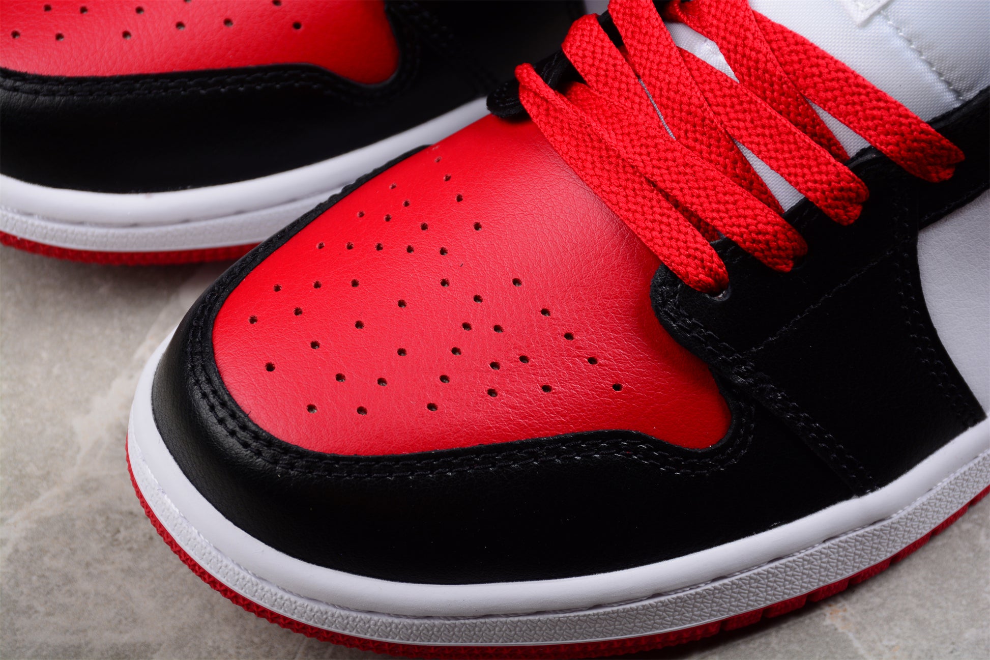 Air Jordan 1 Mid "Alternate Bred Toe" - Best Reps Website 2025