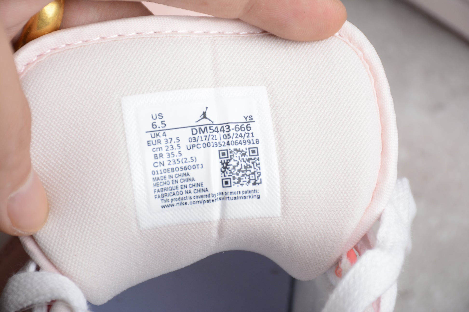 Air Jordan 1 Low SE WMNS "Mighty Swooshers"