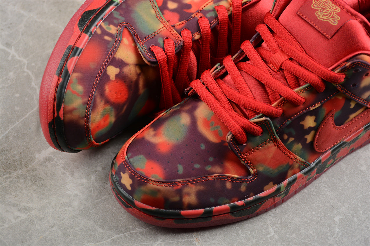 Nike SB Dunk Low “The Wizard of Oz – Poppy Field”