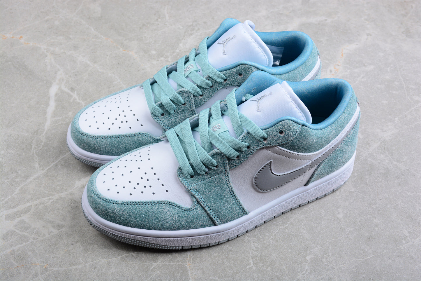 Air Jordan 1 Low "New Emerald" DN3705-301