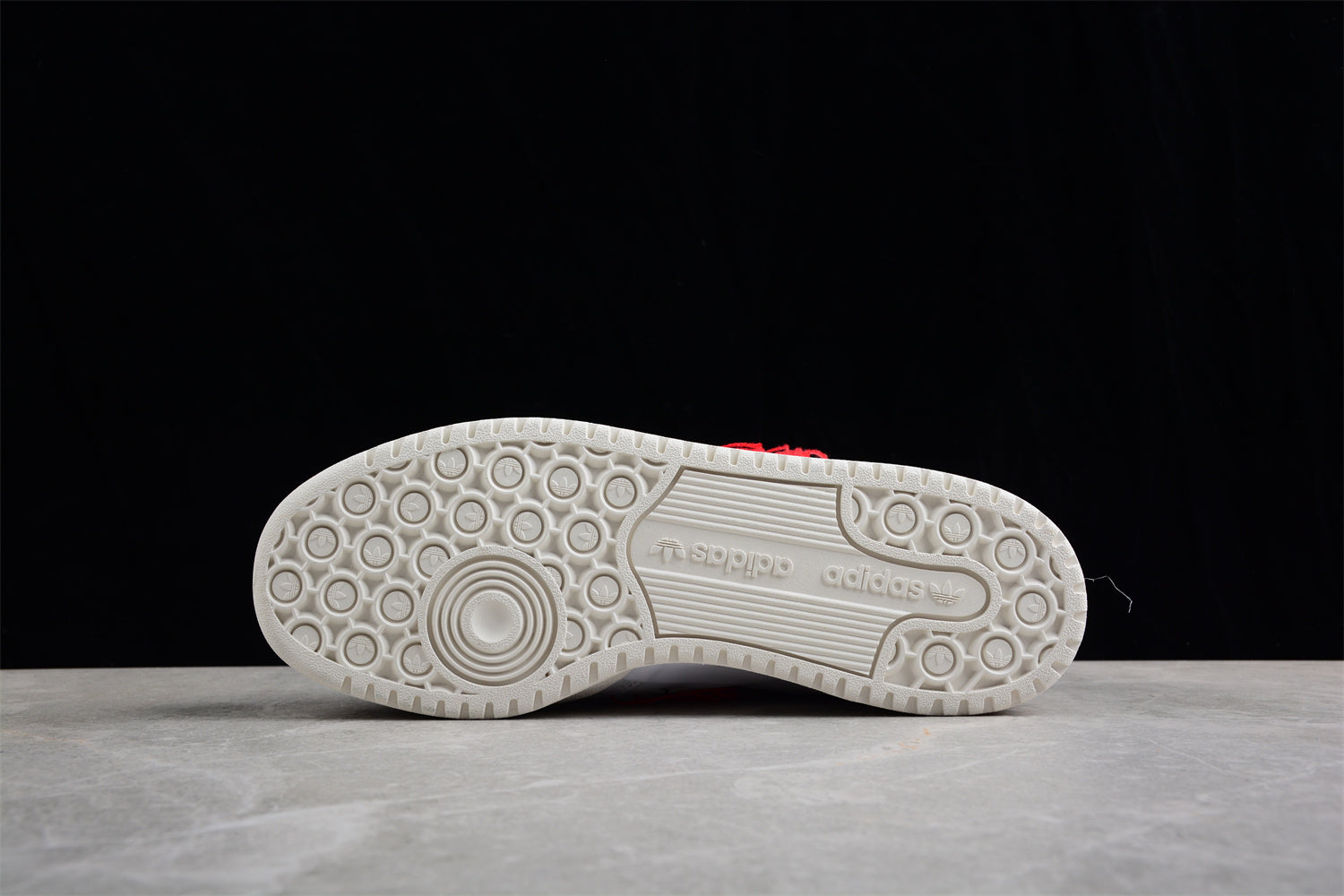adidas Forum 84 Low Premium in Cloud White / Core Black / Easy Yellow