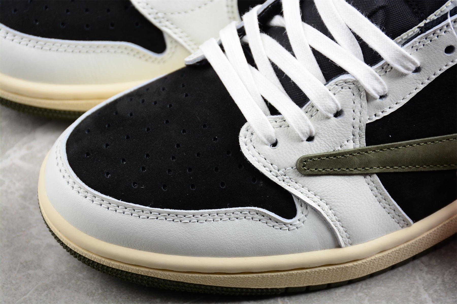 Nike Air Jordan 1 Low x Travis Scott "Olive"