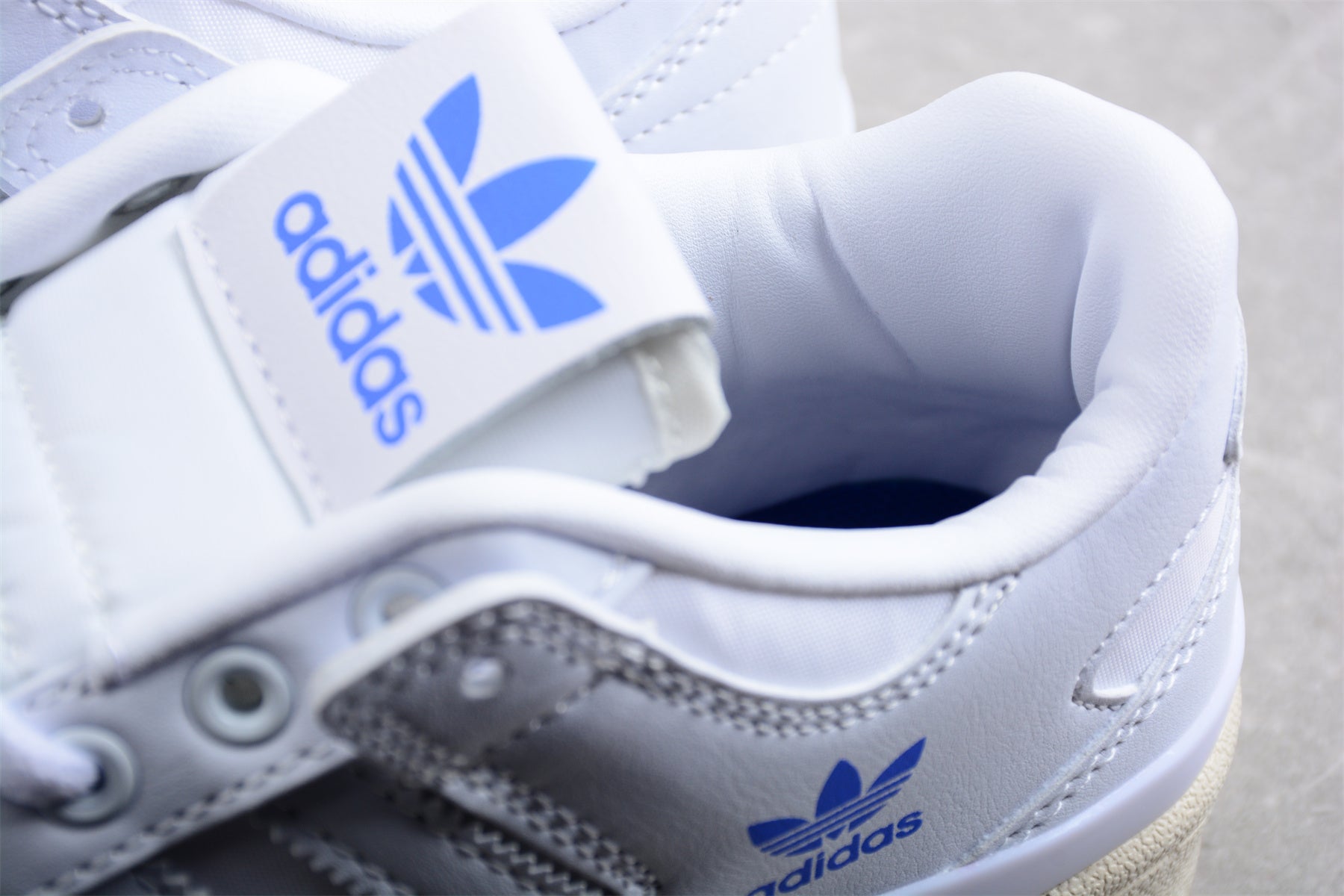 adidas Forum 84 Low "White/Blue Bird"