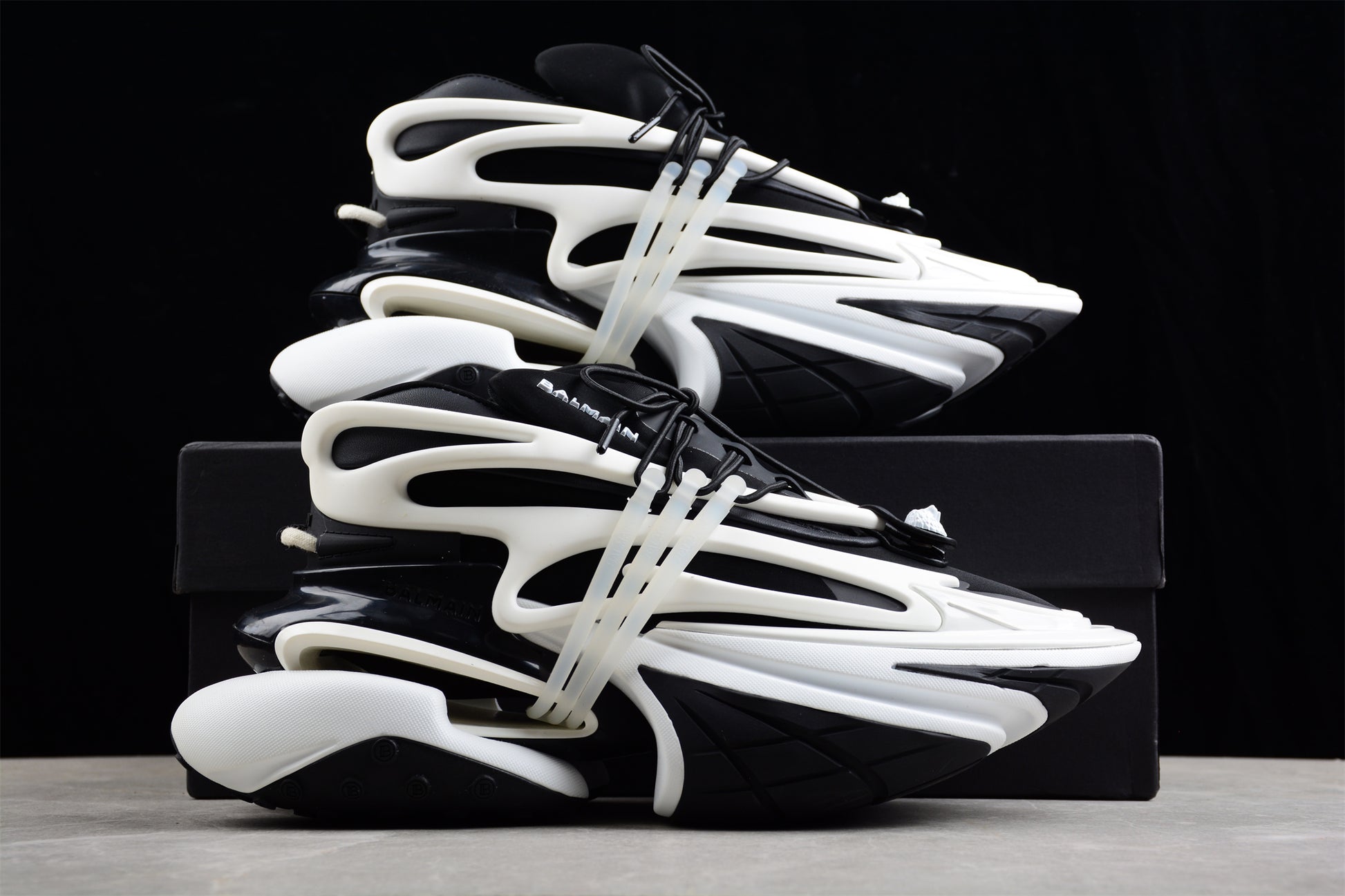 Balmain Unicorn Low-Top Sneakers in White/Black – Neoprene &amp; Leather - Best Reps Website 2025