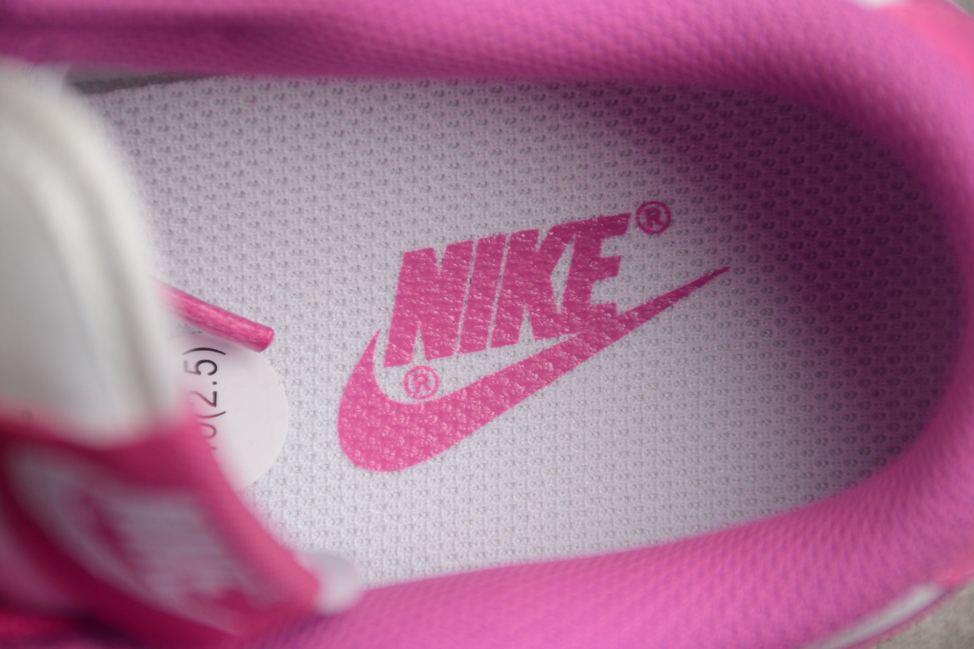 Nike Dunk Low "Laser Fuchsia Pink"