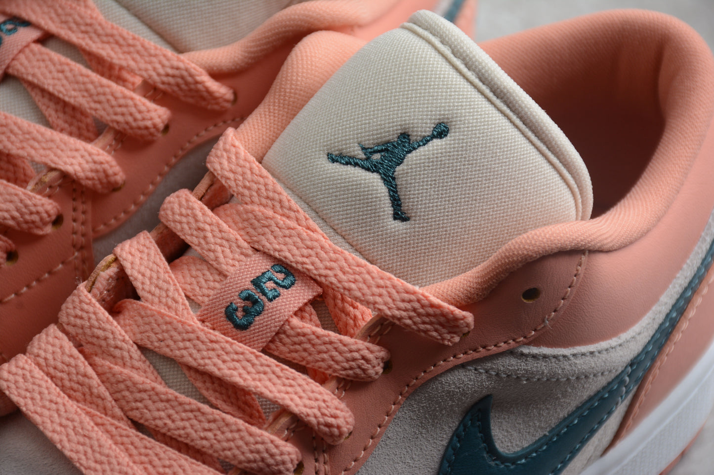 Air Jordan 1 Low "Light Madder Root"