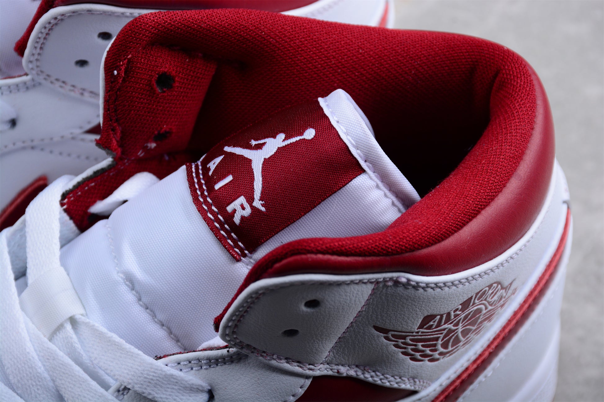 Air Jordan 1 Mid 'Reverse Chicago' - Best Reps Website 2025