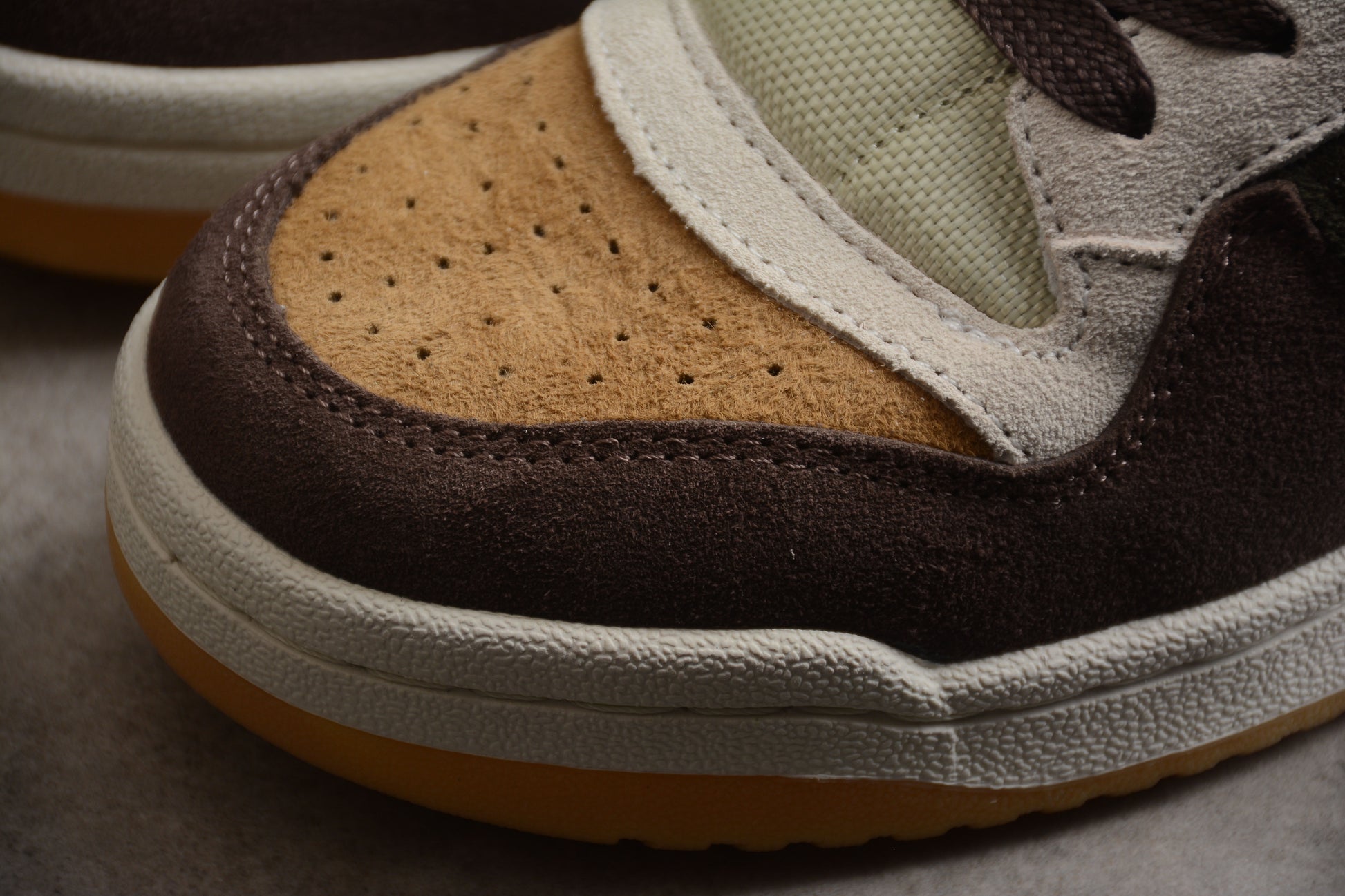 adidas Forum 84 Low CL in Alumina, Branch Brown,