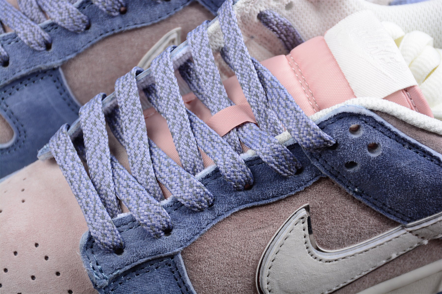 Nike SB Dunk x Otomo Katsuhiro “Purple” 