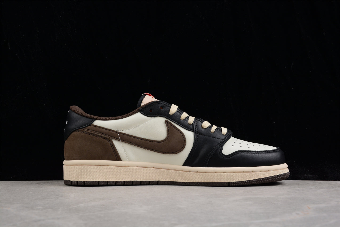 Travis Scott x Air Jordan 1 Low "Dark Mocha" (CQ4277-105)