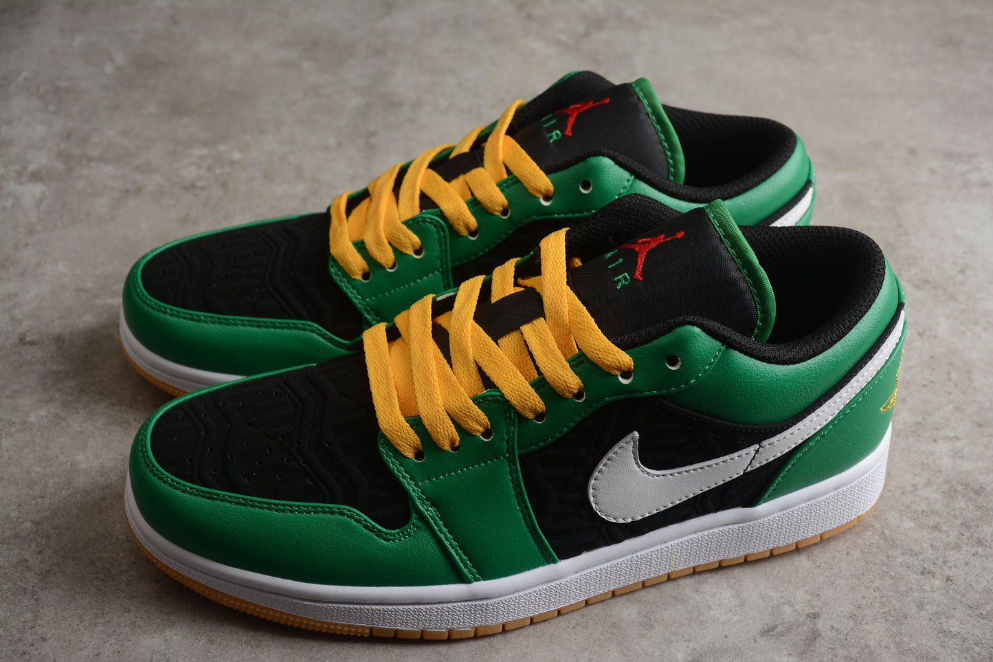 Air Jordan 1 Low SE "Holiday Special - Malachite Green"