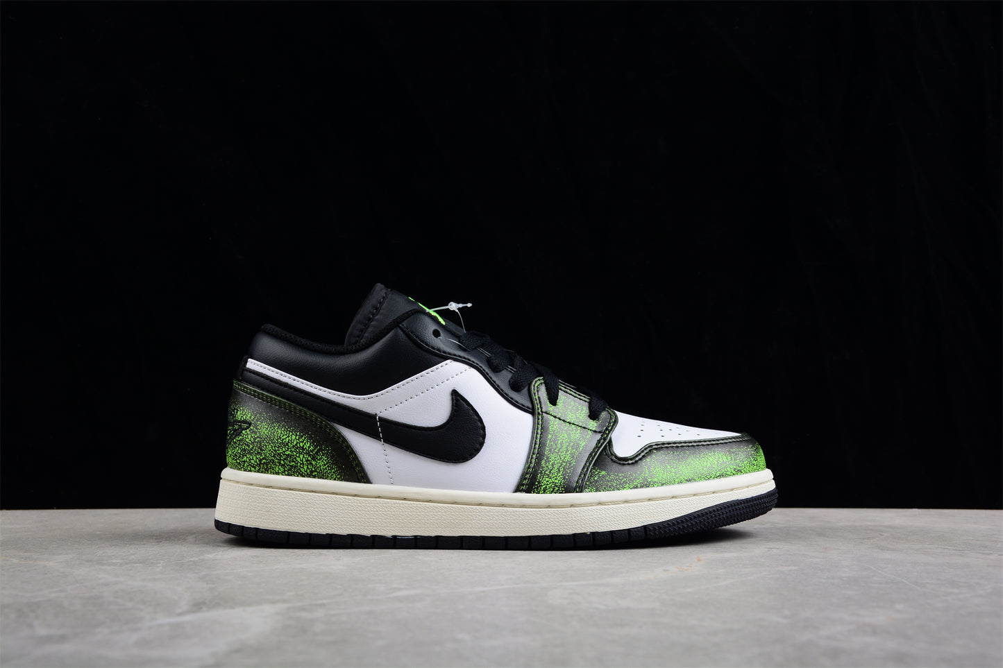 Nike Air Jordan 1 Low SE GS Black/Green DO8244-003