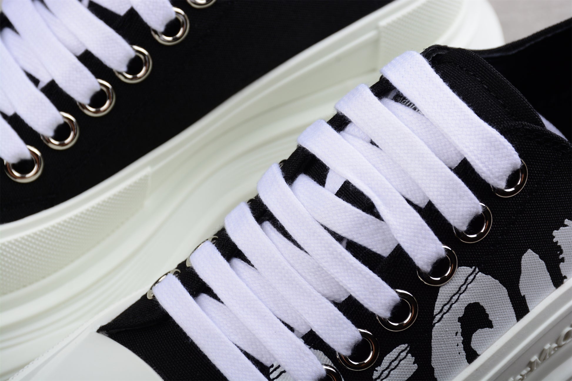 Alexander McQueen Tread Slick Low Lace-Up – Canvas Graffiti Black/White - Best Reps Website 2025