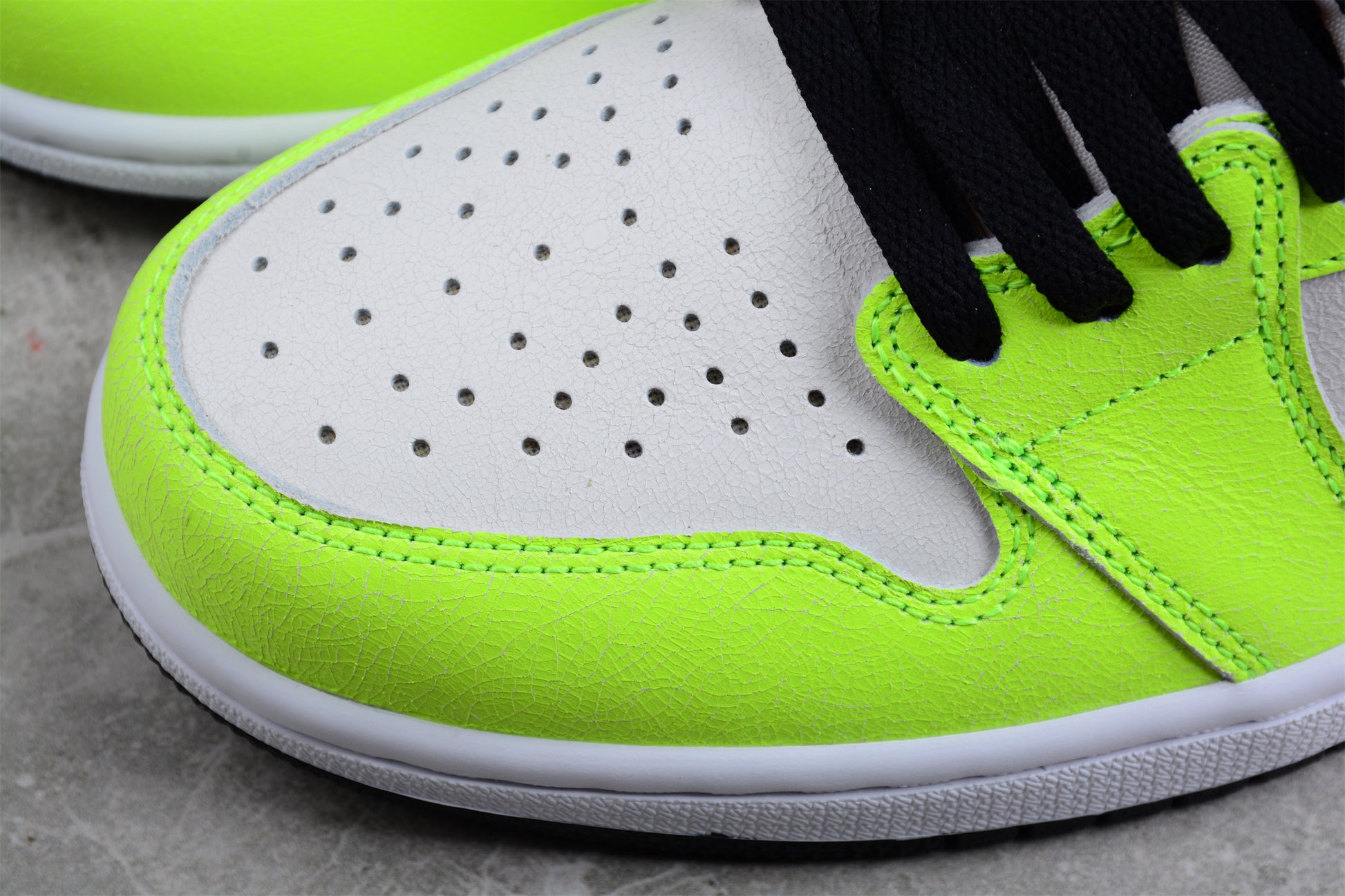 Air Jordan 1 High OG "Volt" - Best Reps Website 2025