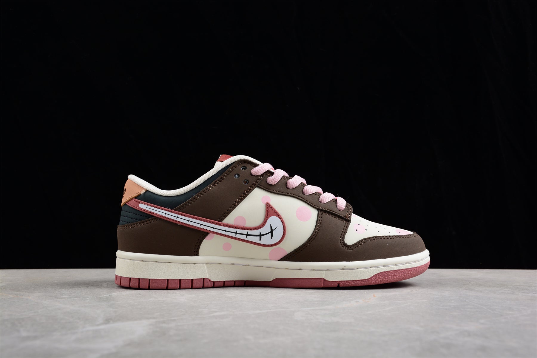 Nike SB Dunk x Otomo Katsuhiro “Steamboy OST” Pink/Brown 
