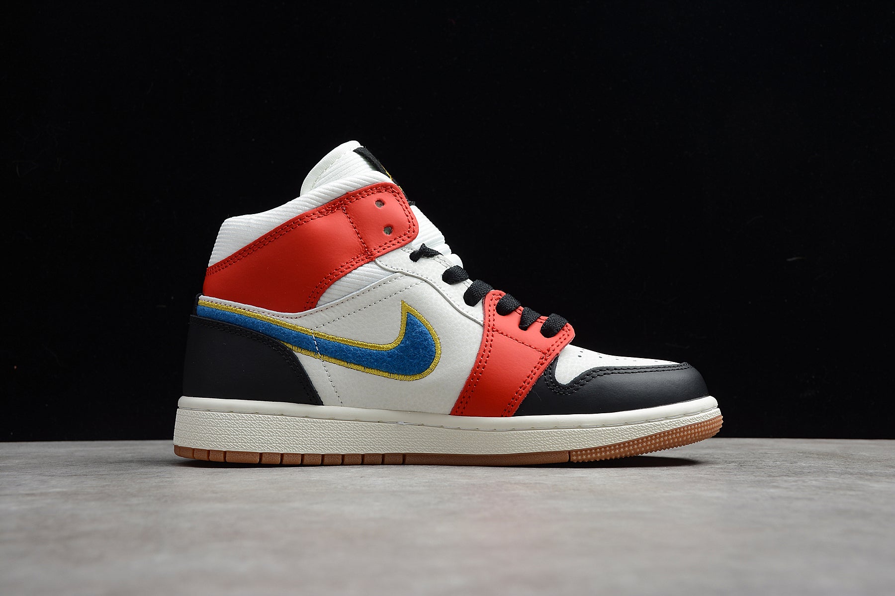 Air Jordan 1 Mid "Noir/Rouge Gym/Or Metallic" - Best Reps Website 2025