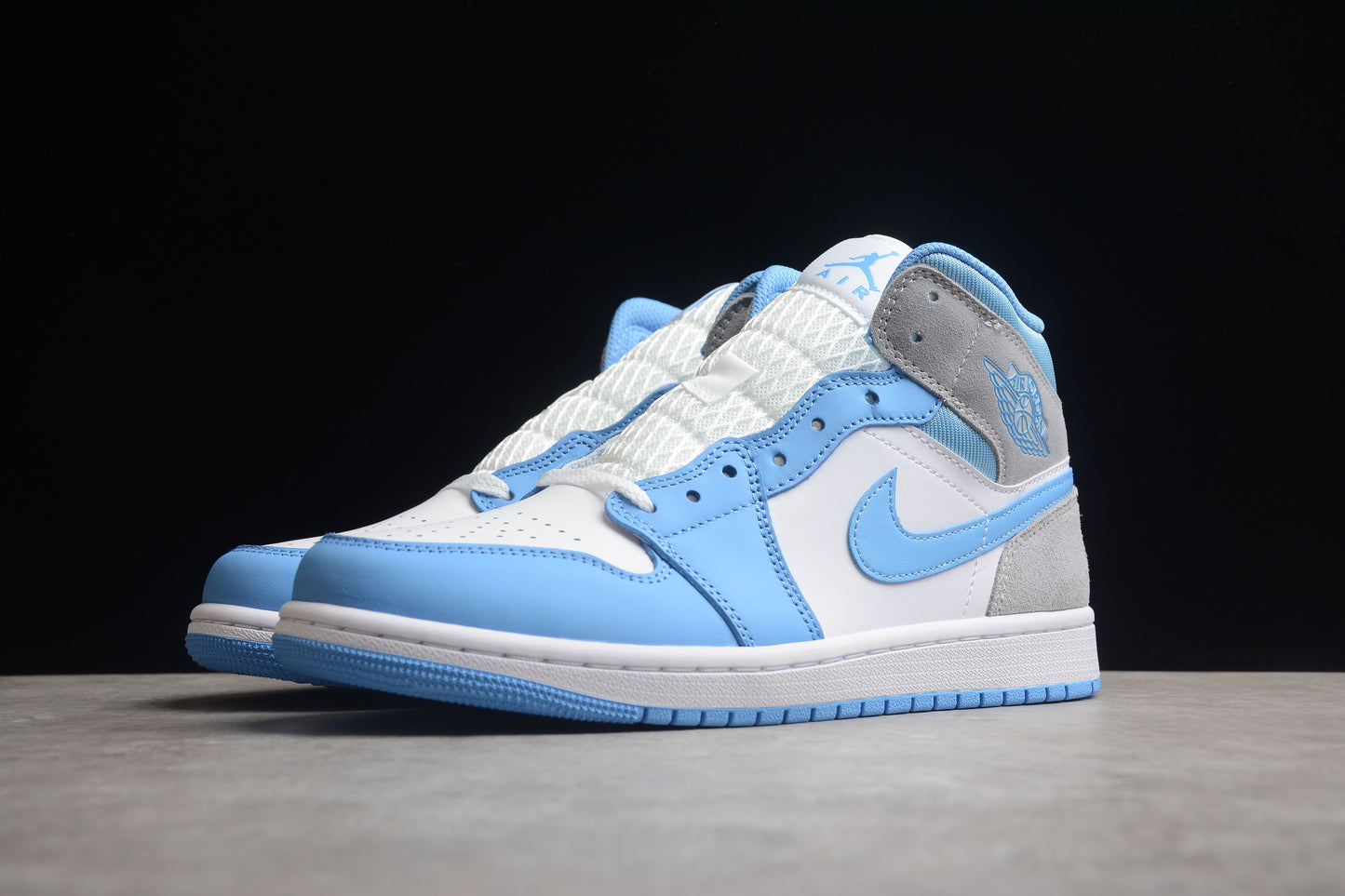 Air Jordan 1 Mid "University Blue Grey"