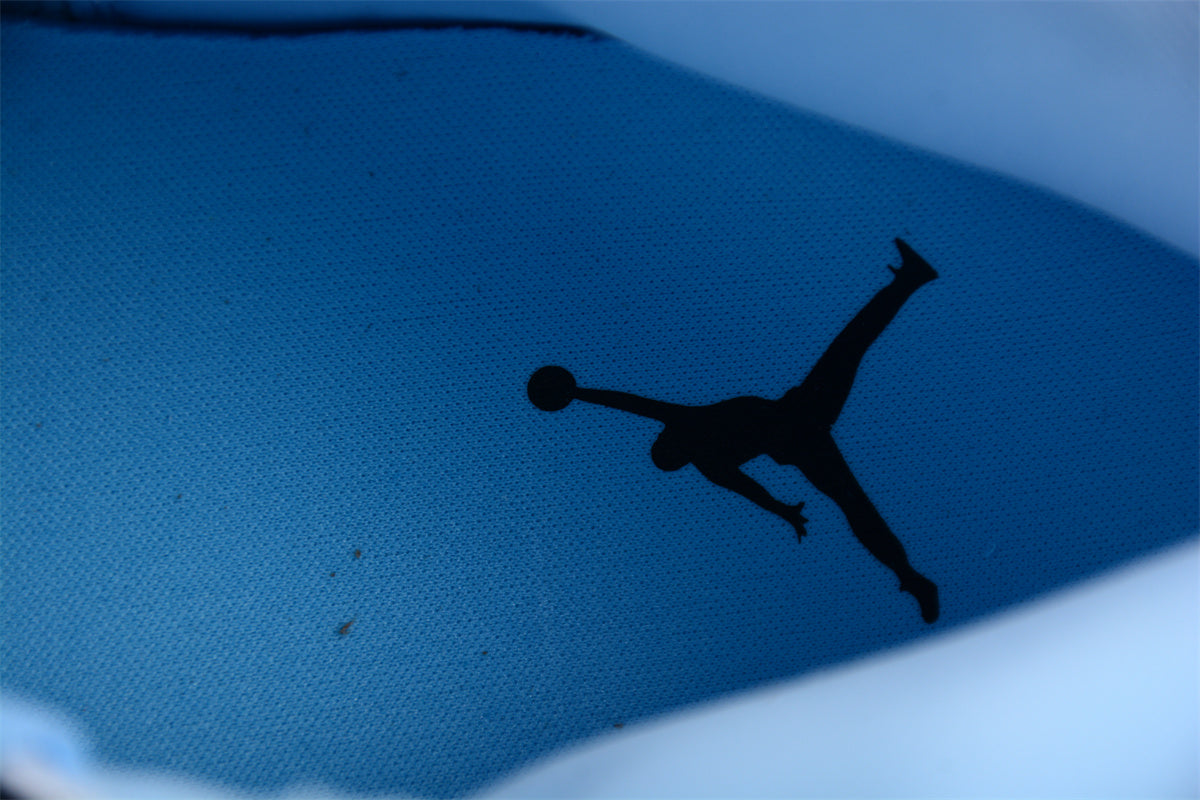 Air Jordan 1 Mid SE "Ice Blue"