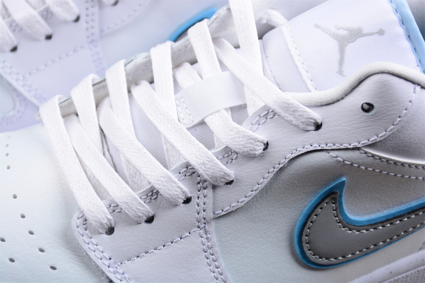 Air Jordan 1 Low "Dare To Fly"