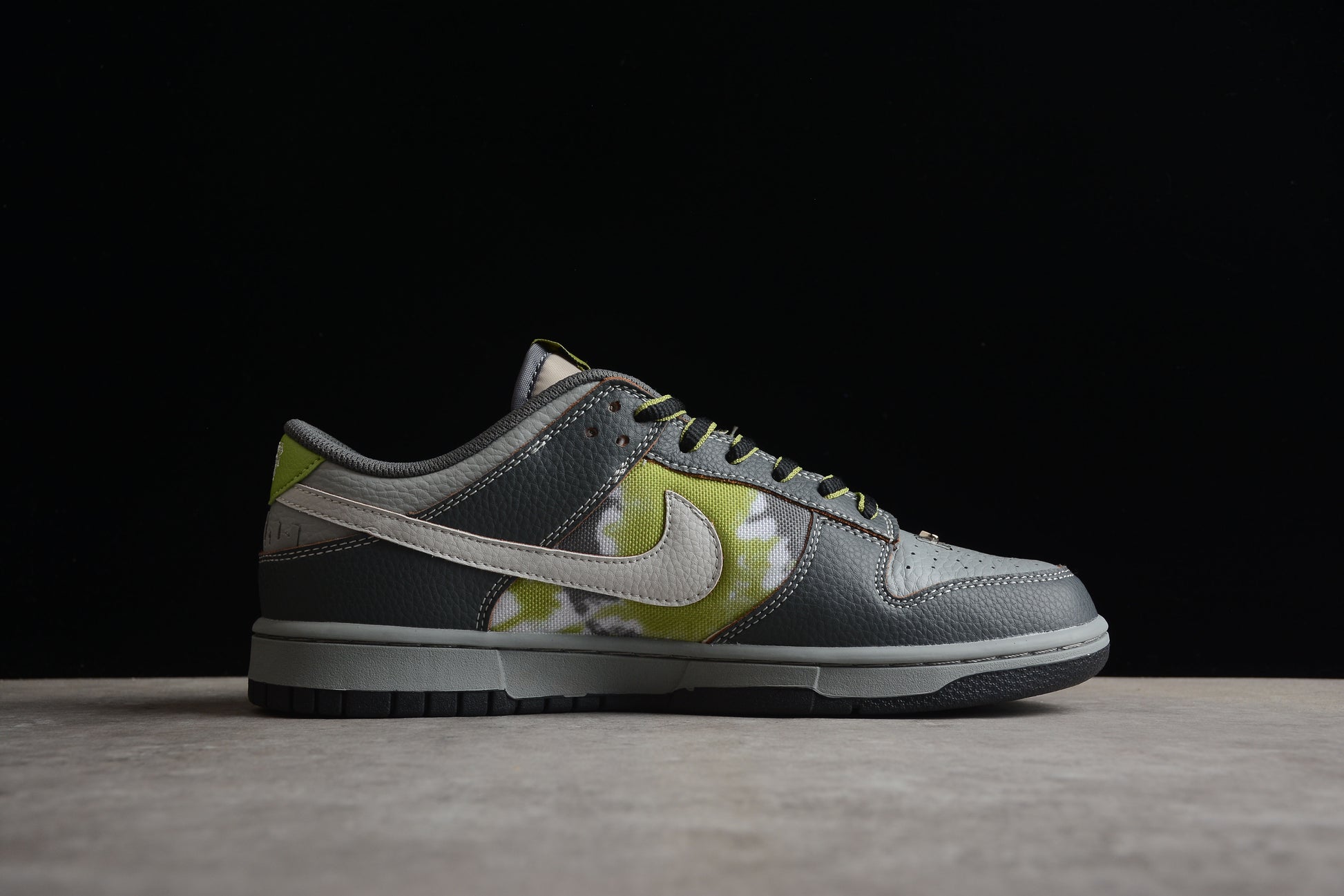 Nike SB Dunk Low x HUF “Wait, What!?” Friends &amp; Family - Best Reps Website 2025