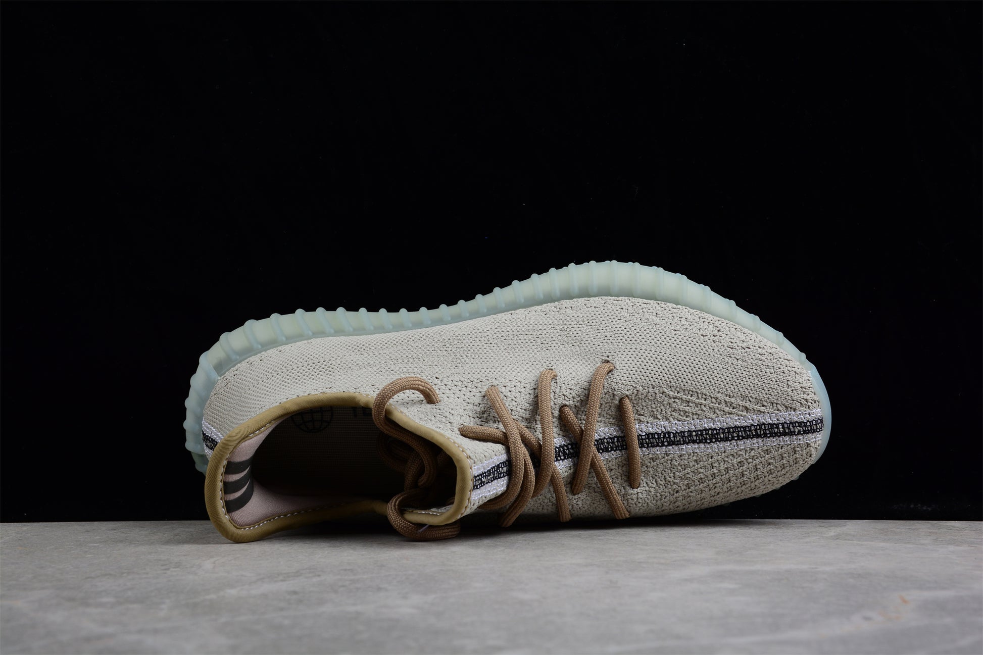 adidas Yeezy Boost 350 V2 - Best Reps Website 2025