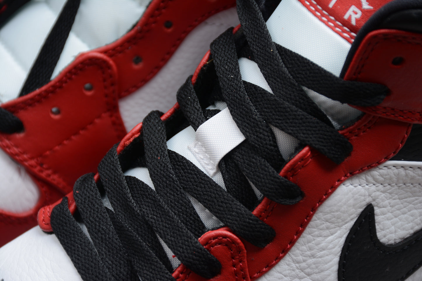 Nike Air Jordan 1 Mid "Chicago 2020" (GS) - Best Reps Website 2025