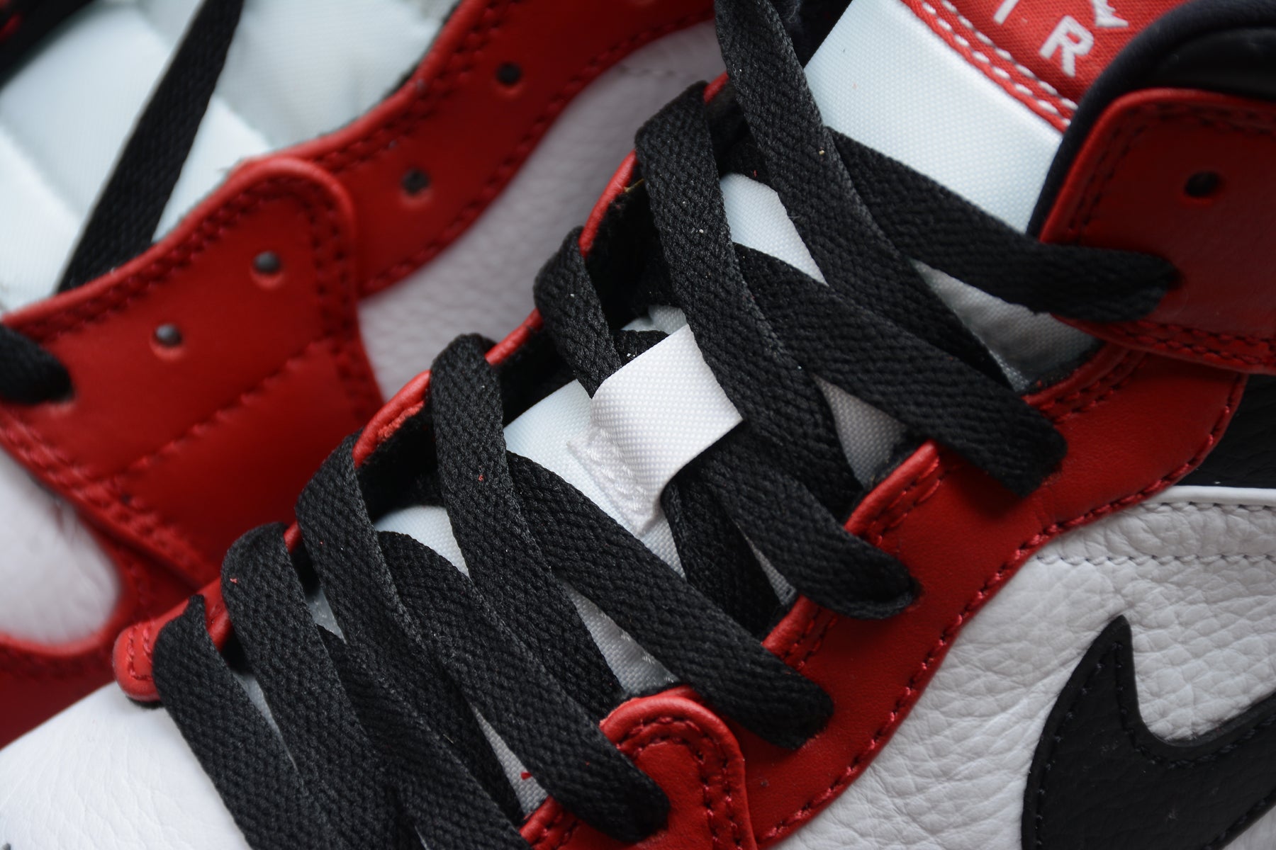 Nike Air Jordan 1 Mid "Chicago 2020" (GS) - Best Reps Website 2025