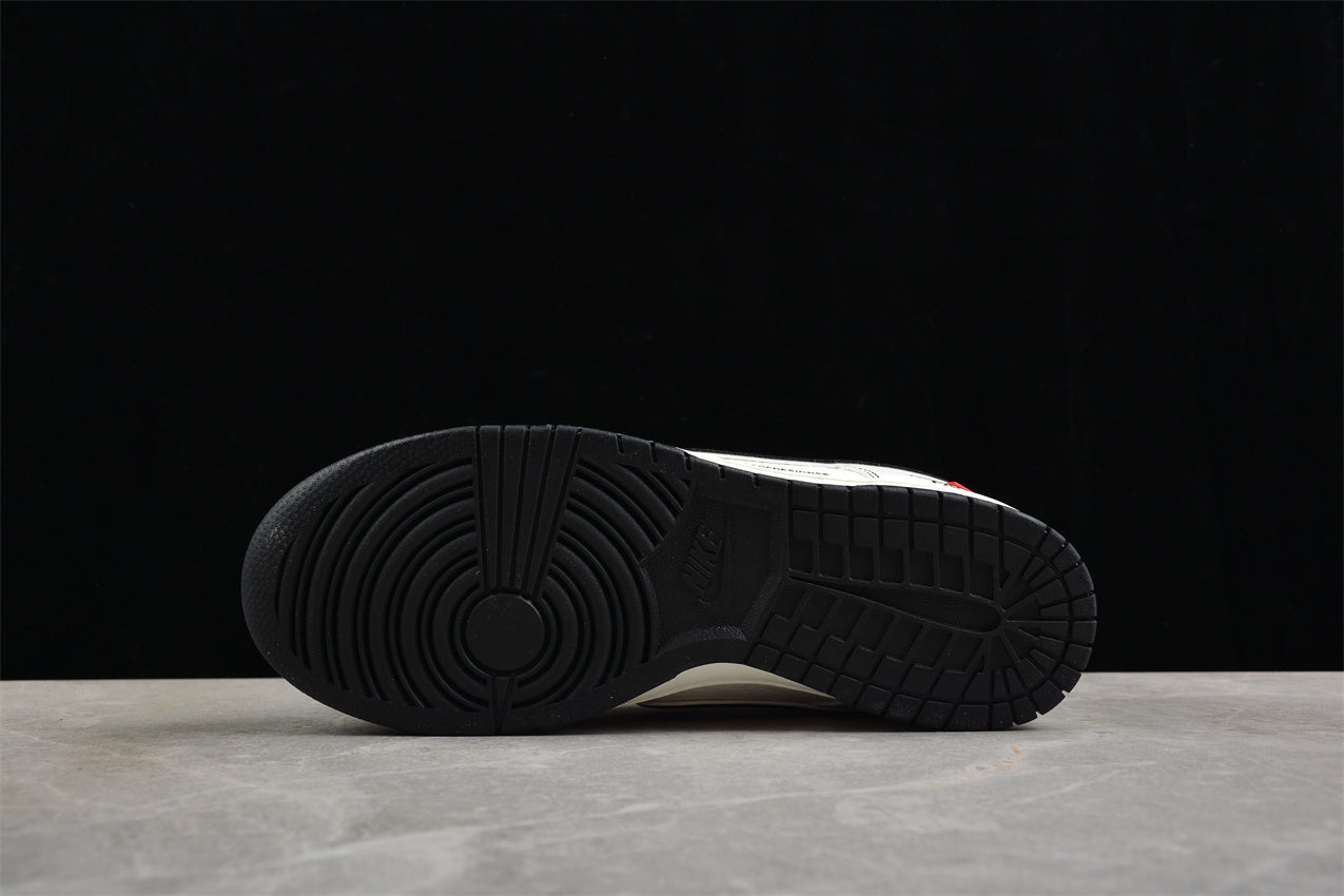 SB Dunk Low Supreme x The North Face White Black