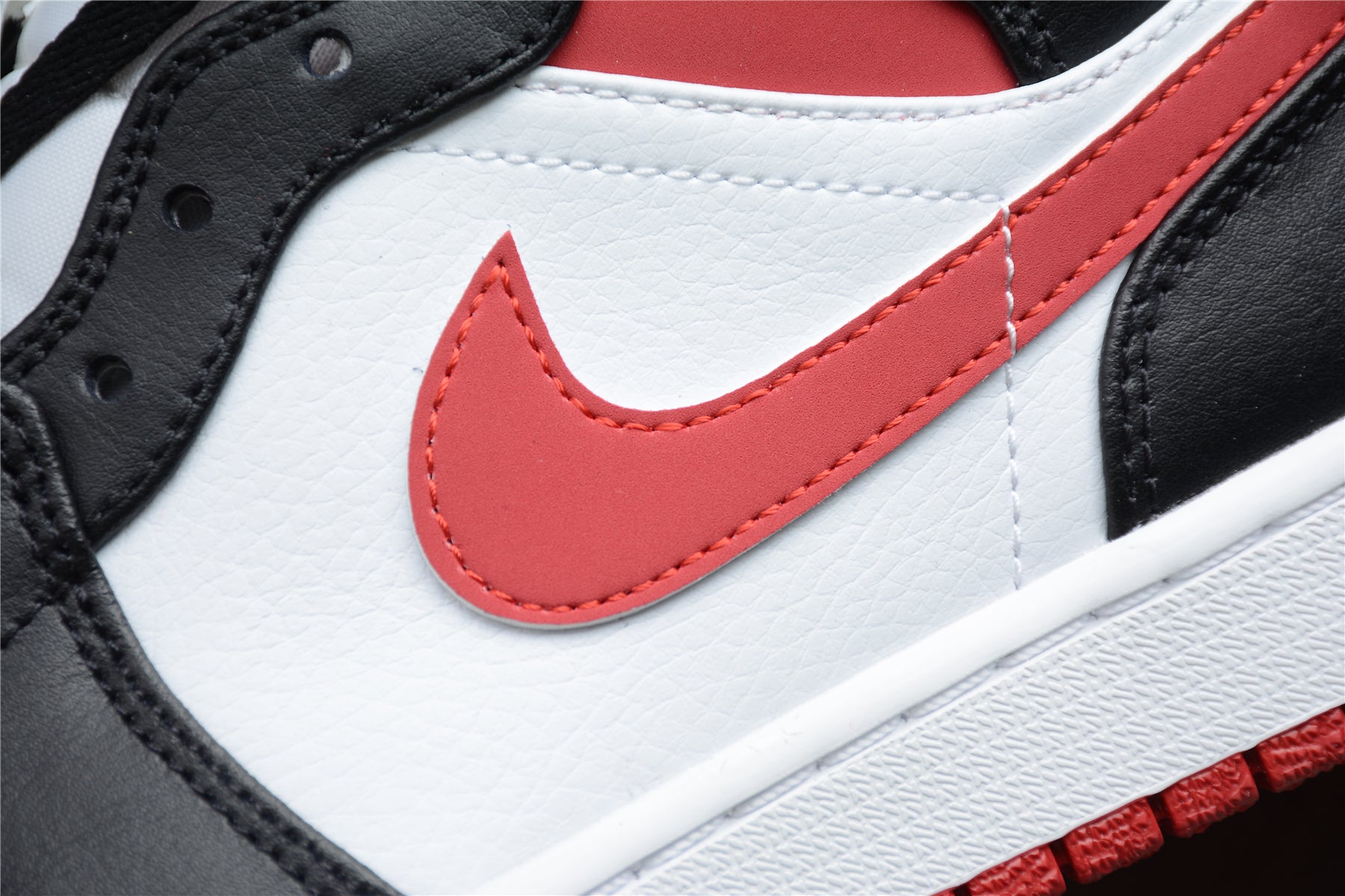 Air Jordan 1 Mid "Gym Red Black White" Chicago Bulls - Best Reps Website 2025