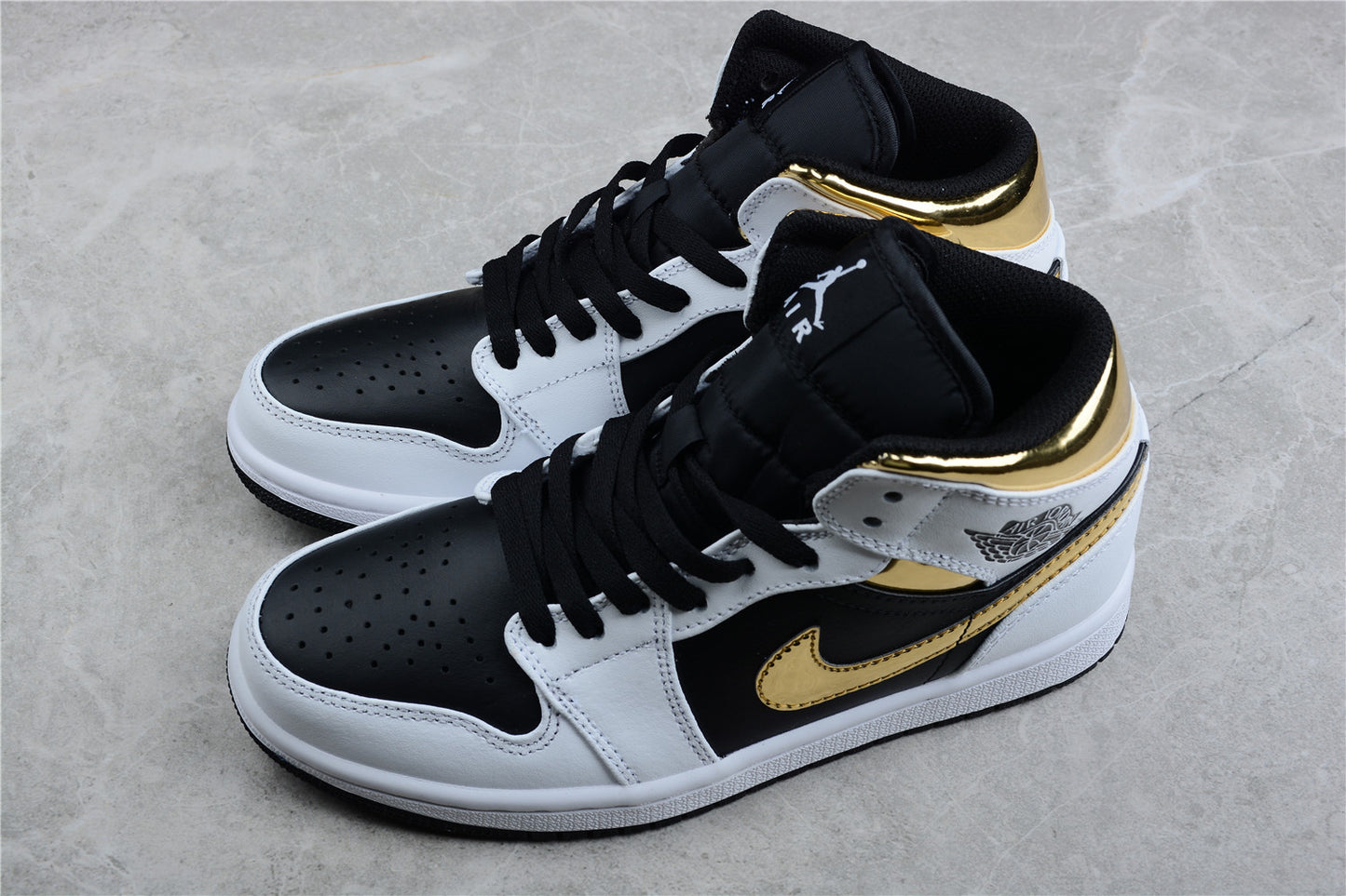 Nike Air Jordan 1 Mid GS White Gold Black